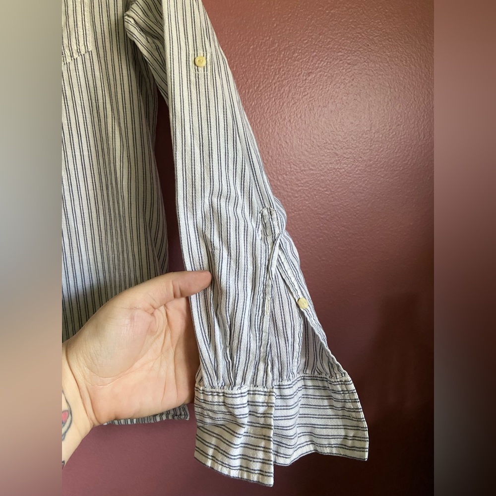 Patagonia Women's Blue and White Striped Button-Down Shirt - Picture 5 of 10